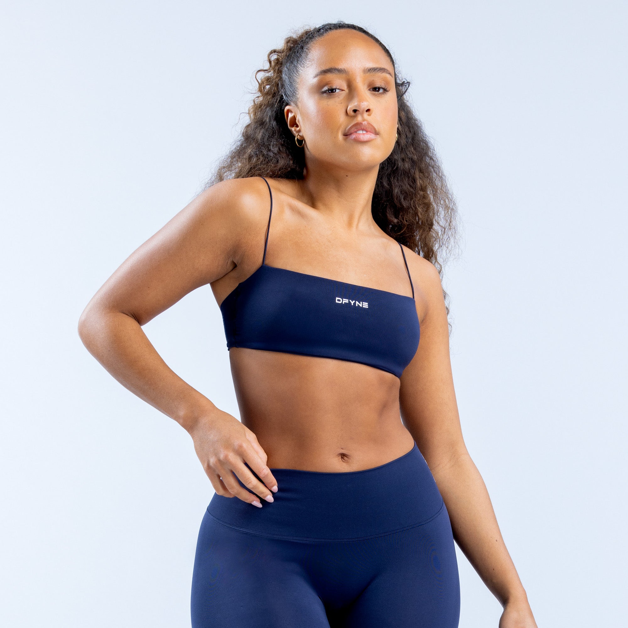 DFYNE Defy Strappy Sports BH Dame Marineblå | 94087-NTFY