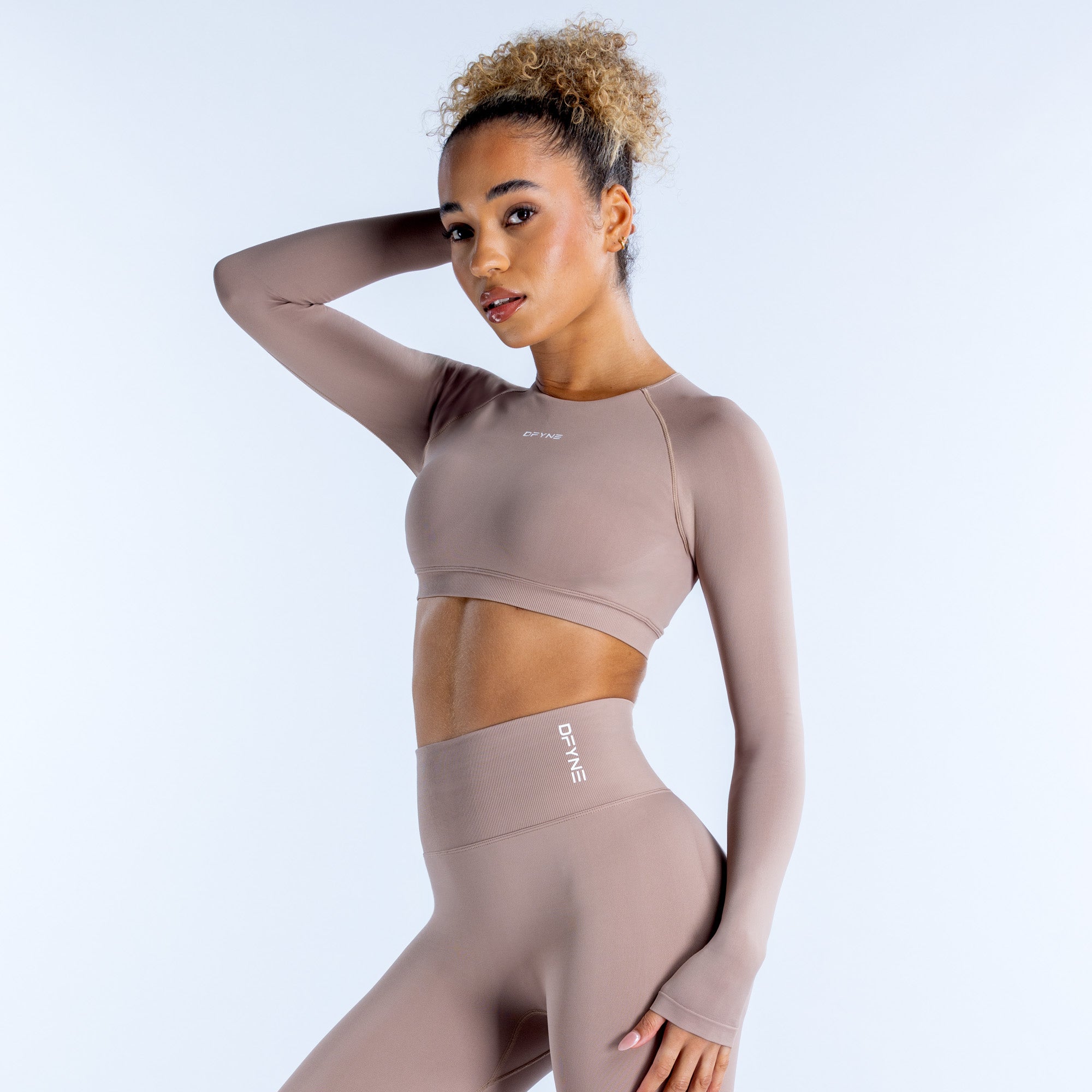 DFYNE Dynamic Long Sleeve Crop Top Dame Beige | 61275-ISFH