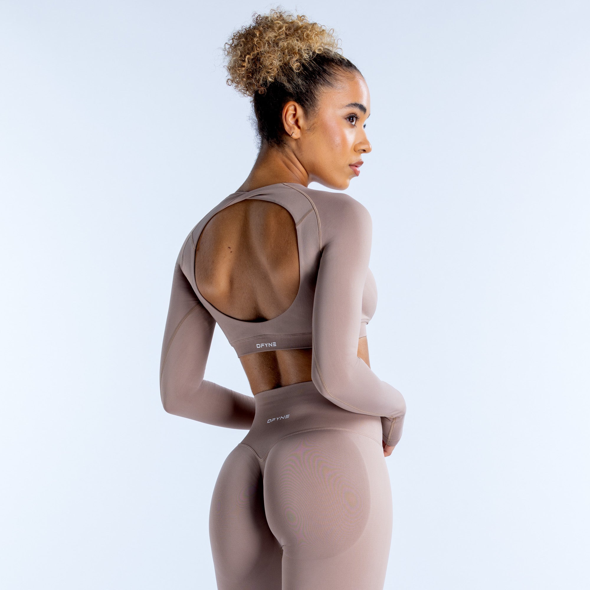DFYNE Dynamic Long Sleeve Crop Top Dame Beige | 61275-ISFH