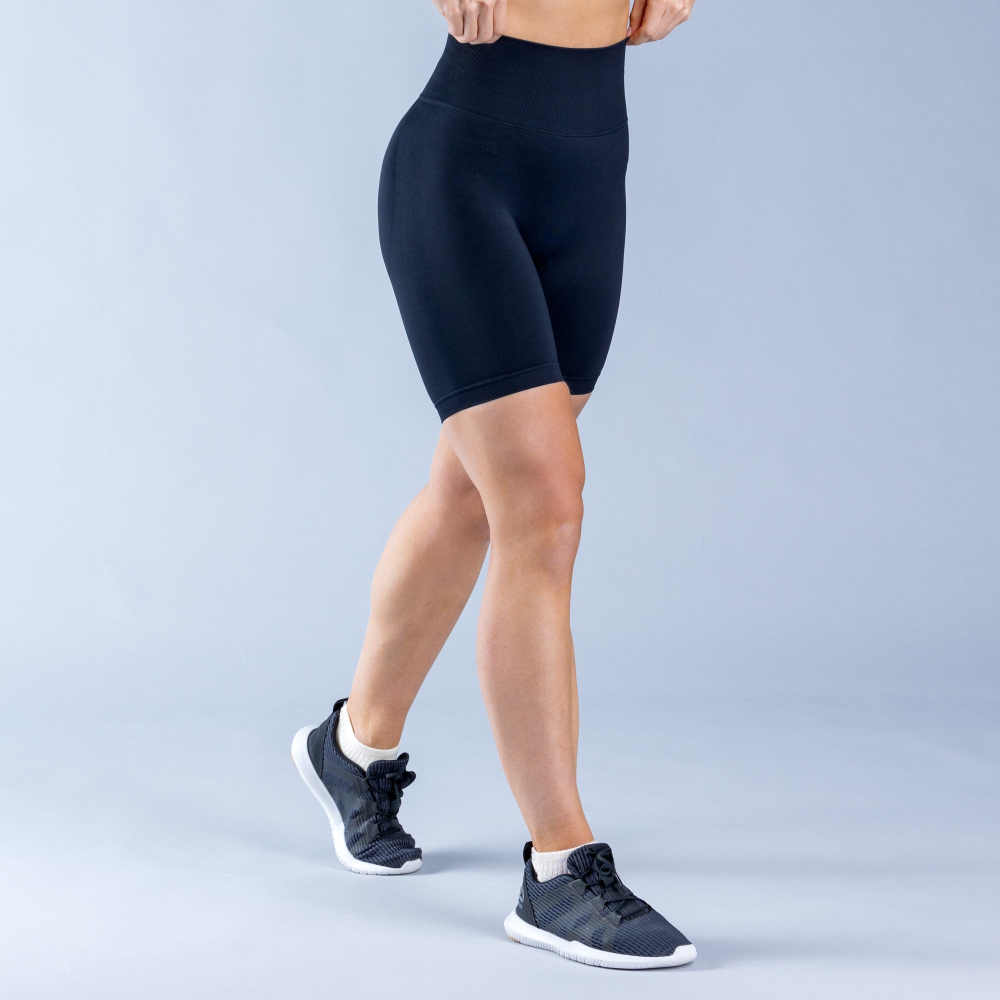 DFYNE Dynamic Shorts Dame Svarte | 61873-SQNU