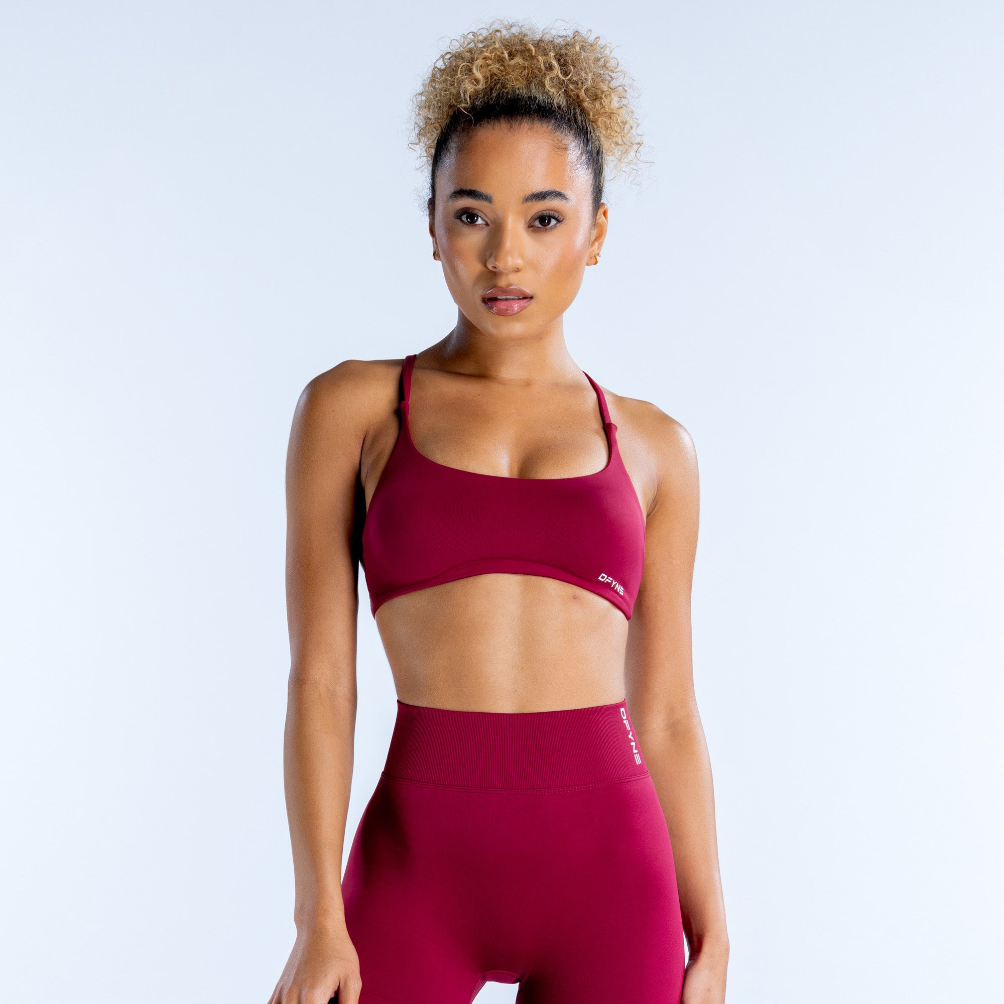 DFYNE Dynamic Twist Back Sports BH Dame Fuchsia | 60943-GHKL