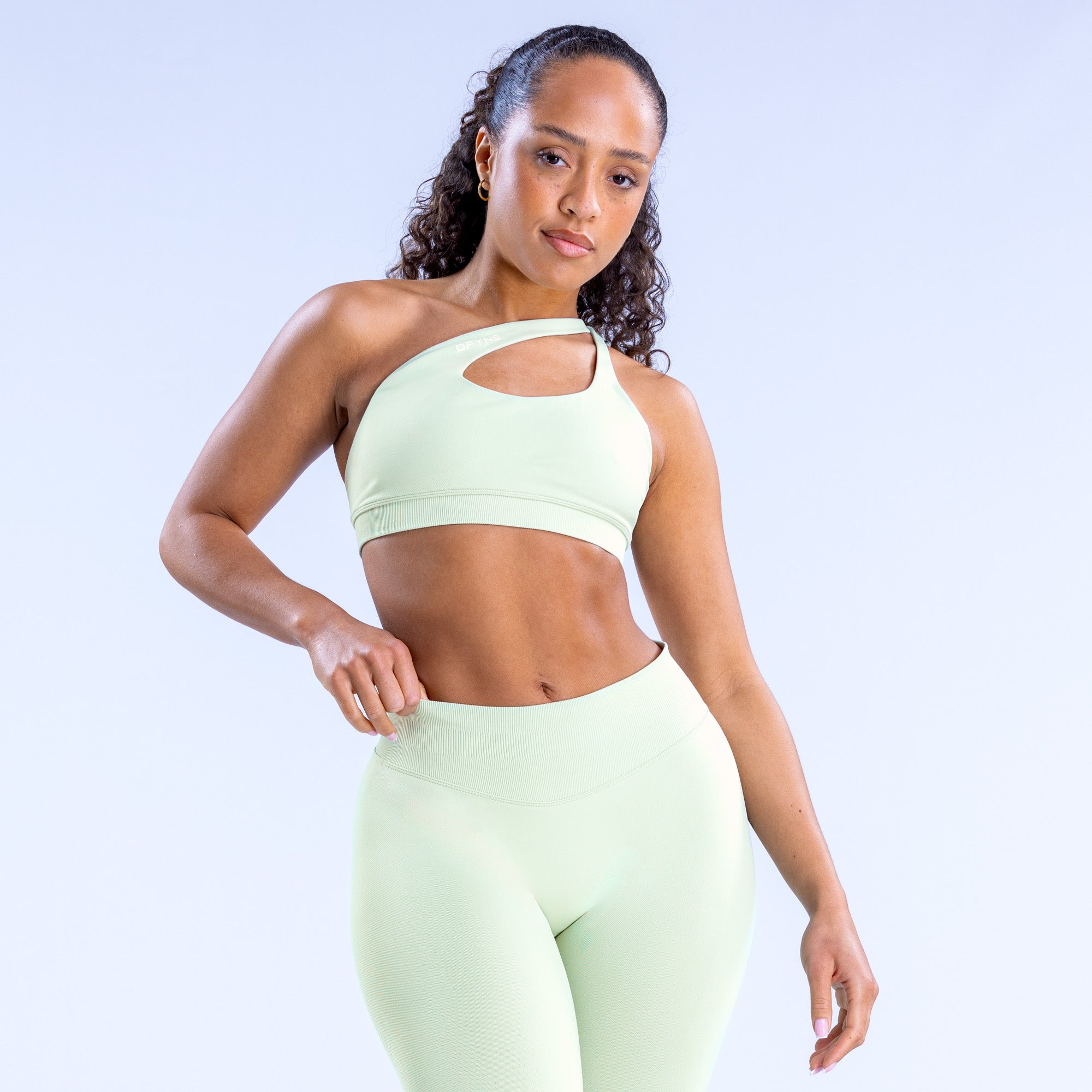 DFYNE Impact Asymmetric Sports BH Dame Grønn | 36021-UCGS