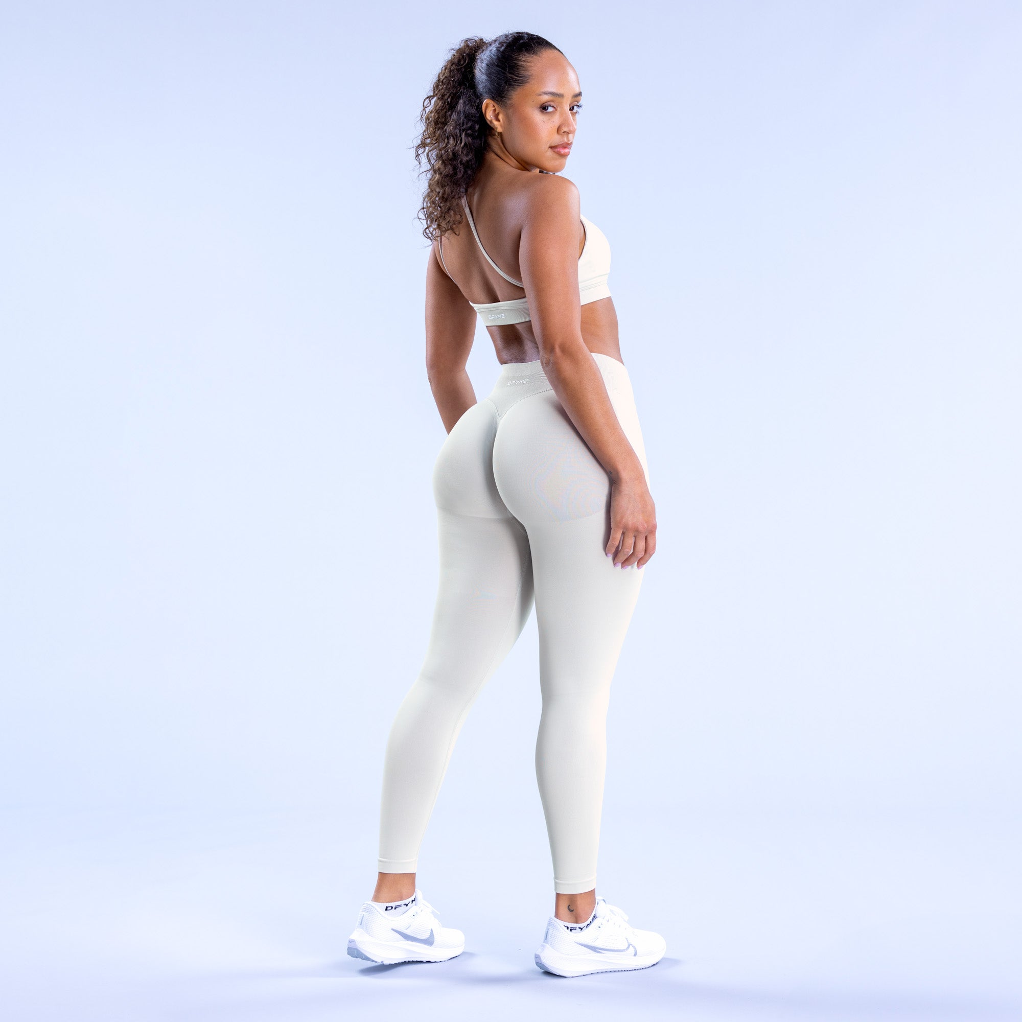 DFYNE Impact Asymmetric Sports BH Dame Hvite | 72105-HOWZ