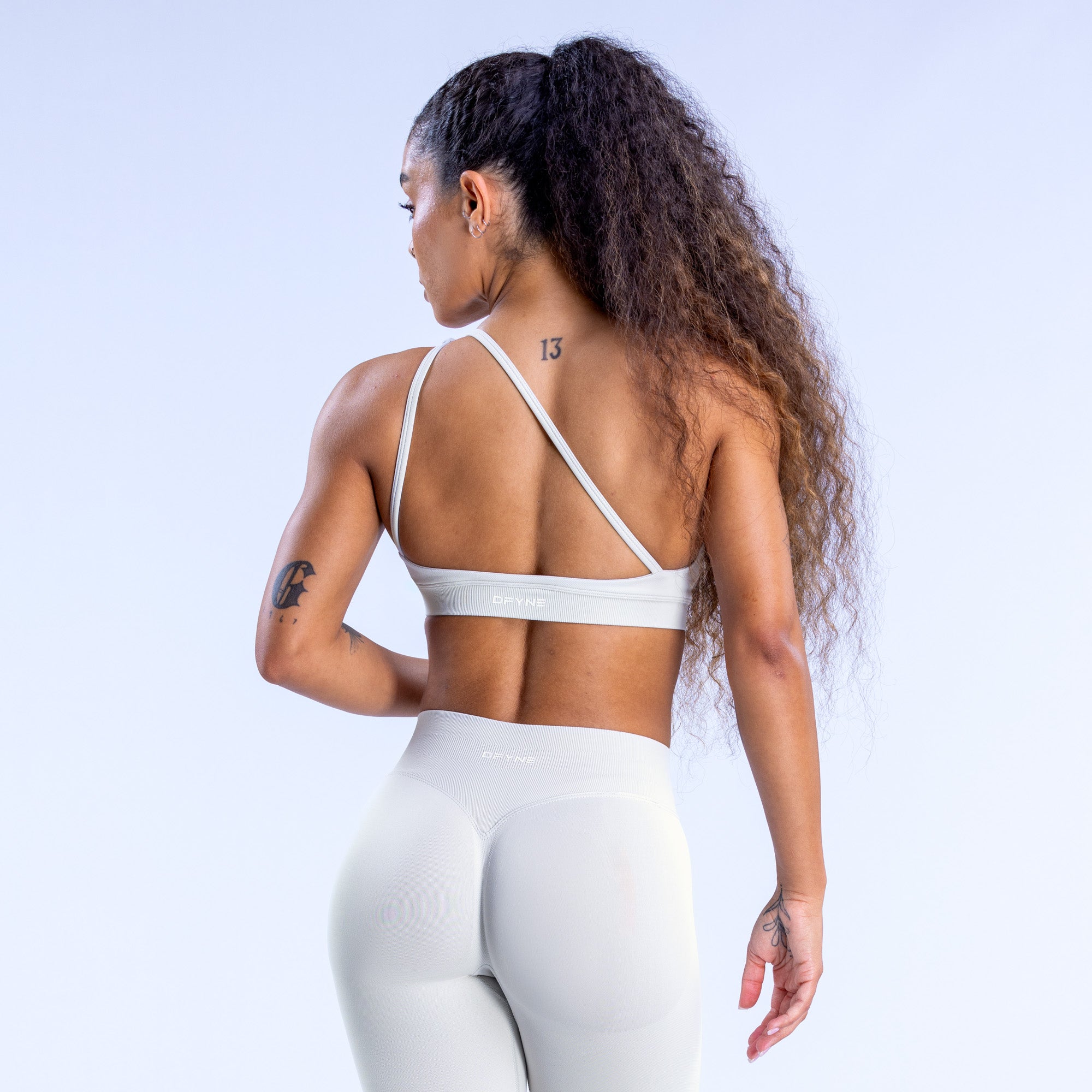 DFYNE Impact Asymmetric Sports BH Dame Hvite | 72105-HOWZ