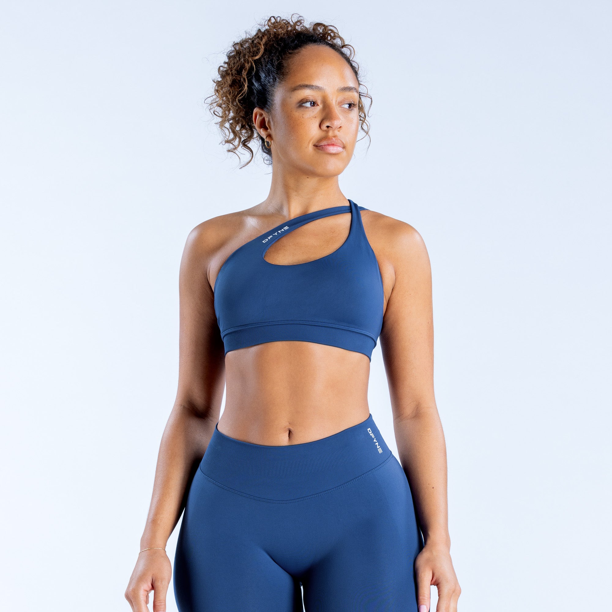 DFYNE Impact Asymmetric Sports BH Dame Marineblå | 90417-GTCD
