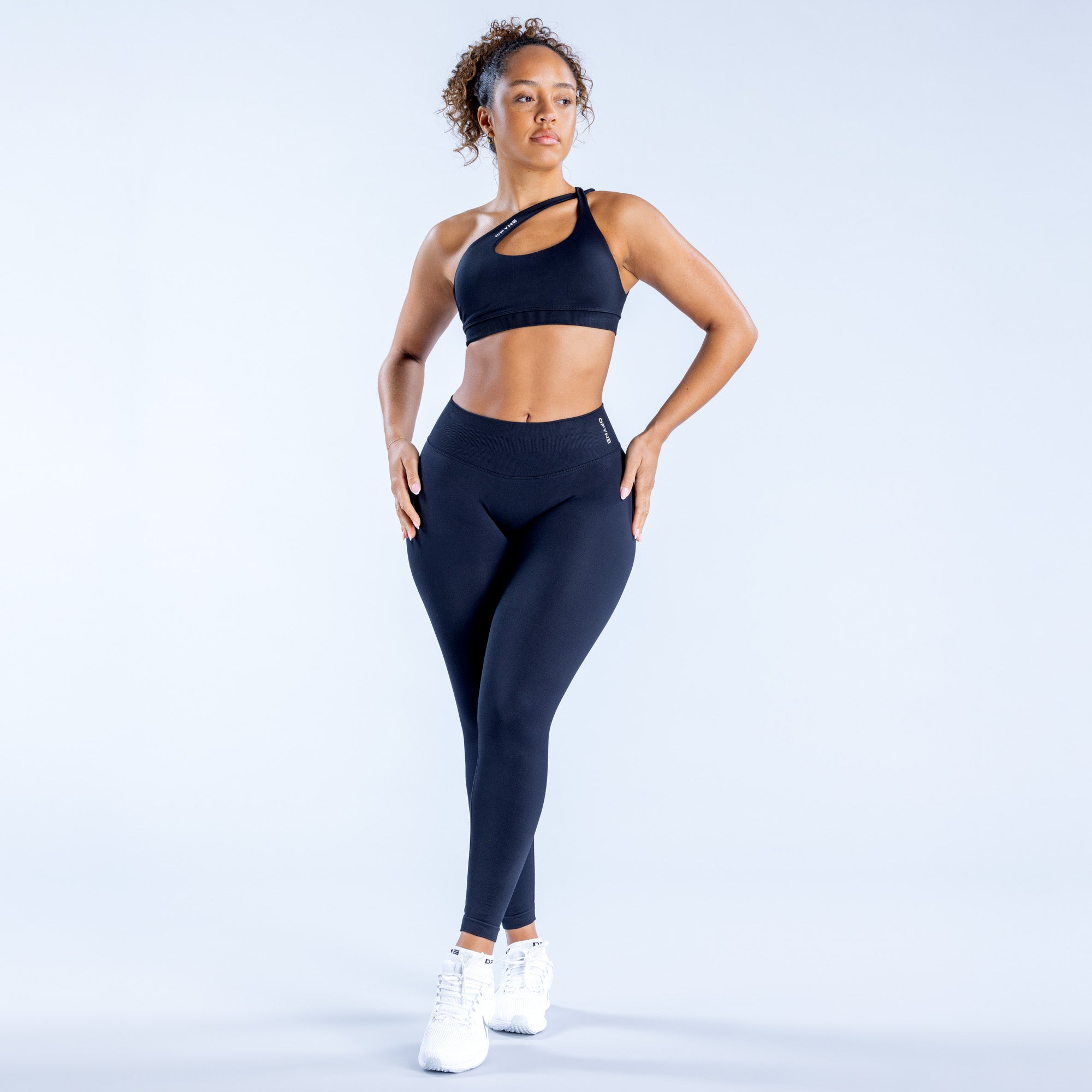 DFYNE Impact Asymmetric Sports BH Dame Svarte | 07948-VRIT