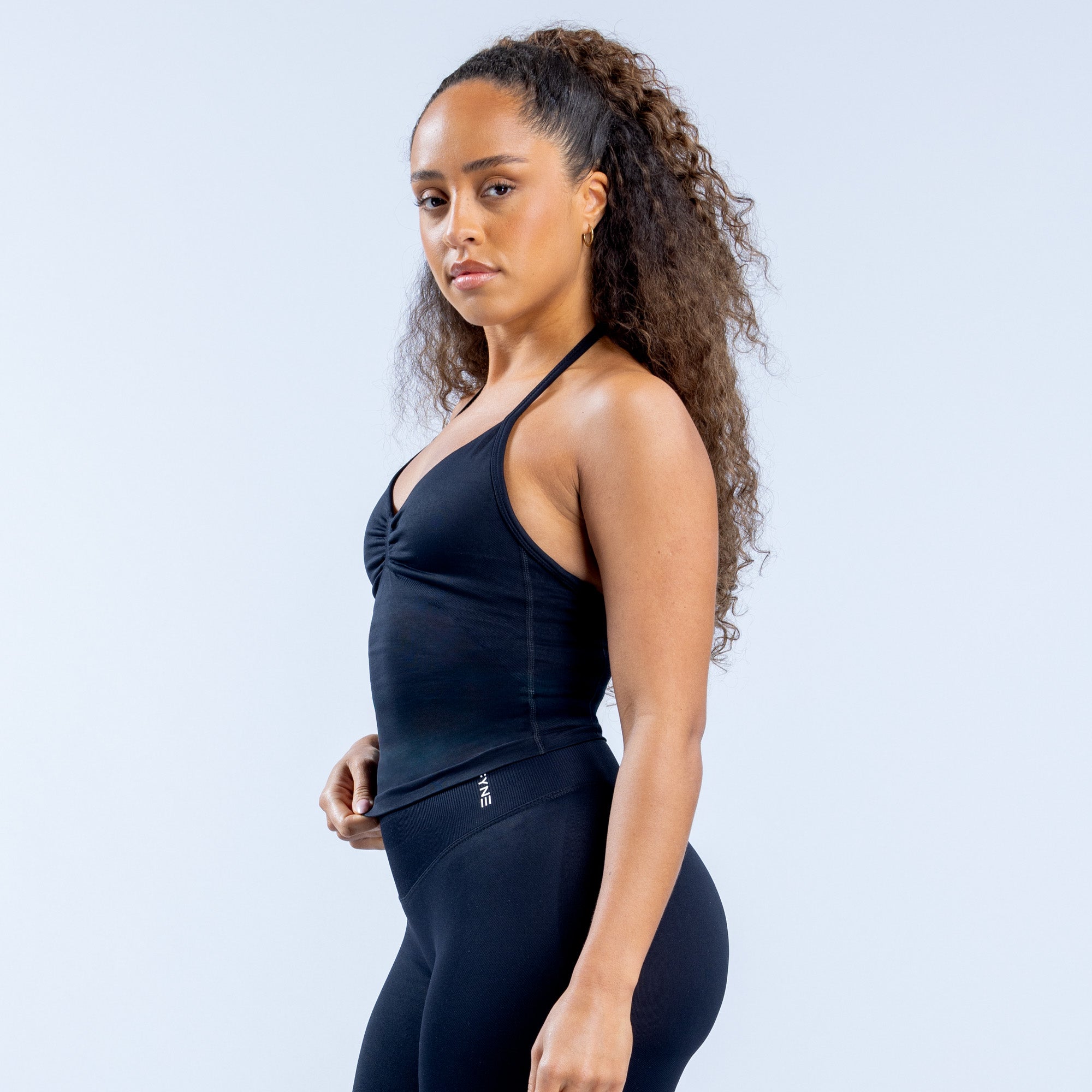 DFYNE Impact Longline Strappy Top Dame Svarte | 34716-NOXP