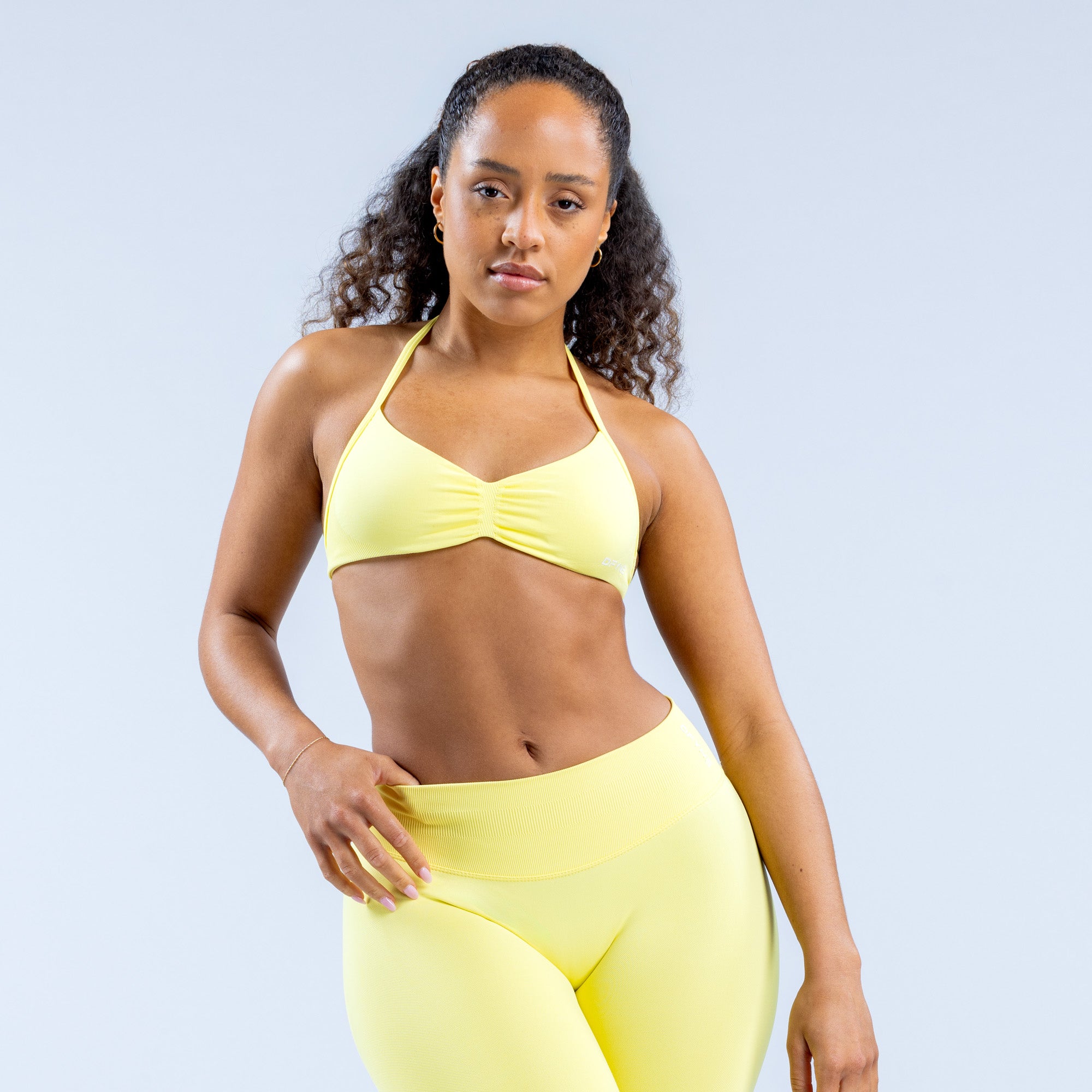 DFYNE Impact Strappy Sports BH Dame Gul | 68037-XOPR