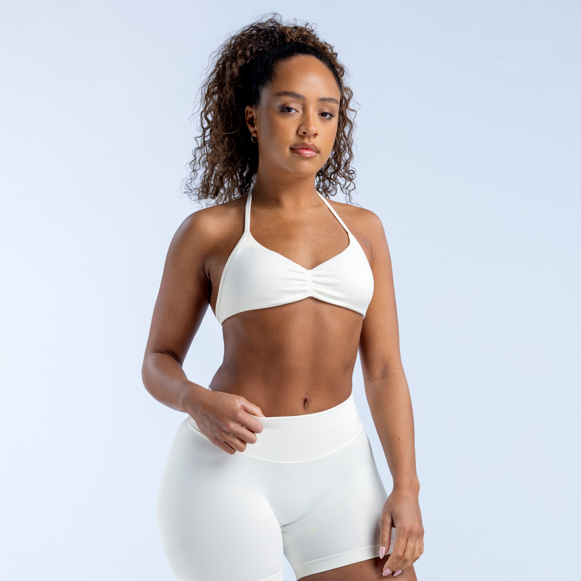 DFYNE Impact Strappy Sports BH Dame Hvite | 67821-TEPS