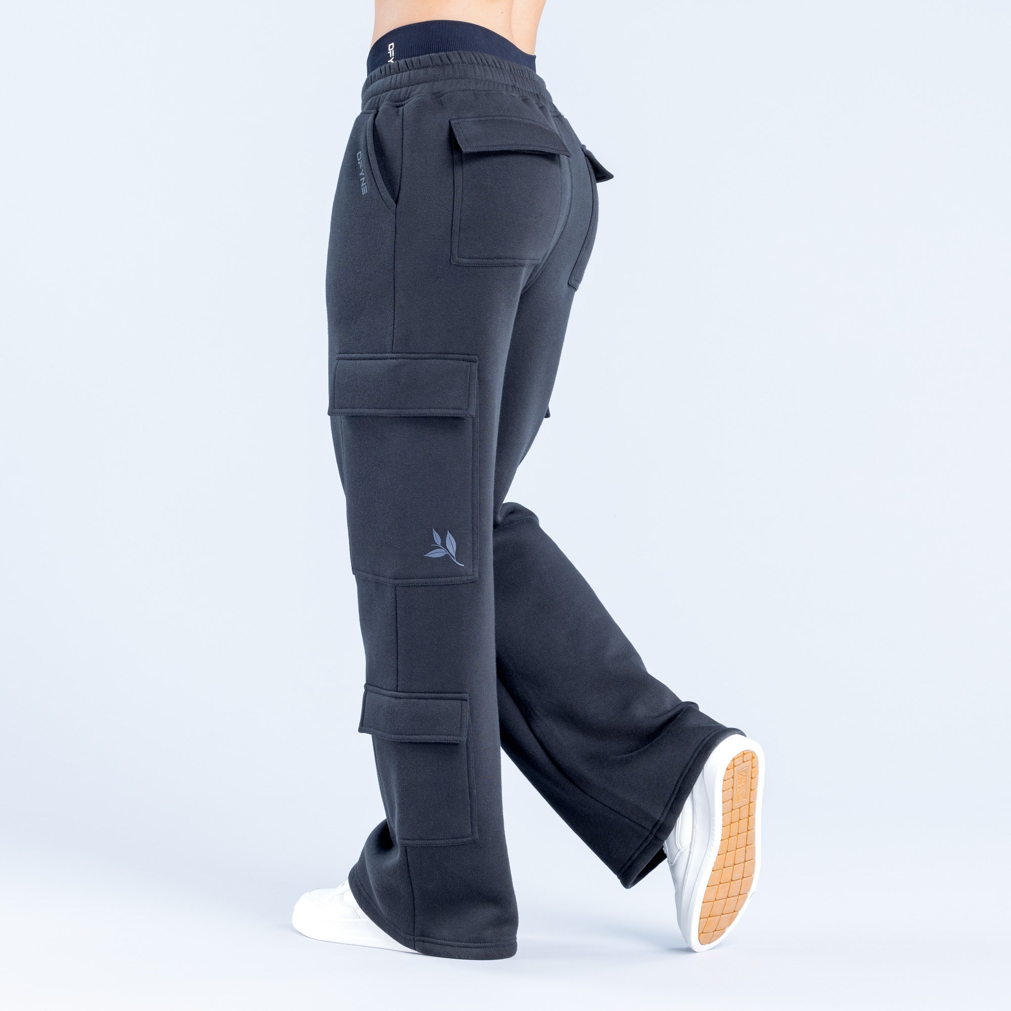 DFYNE Lanyi Edit Wide Leg Cargo Joggebukse Dame Svarte | 43827-OZDU