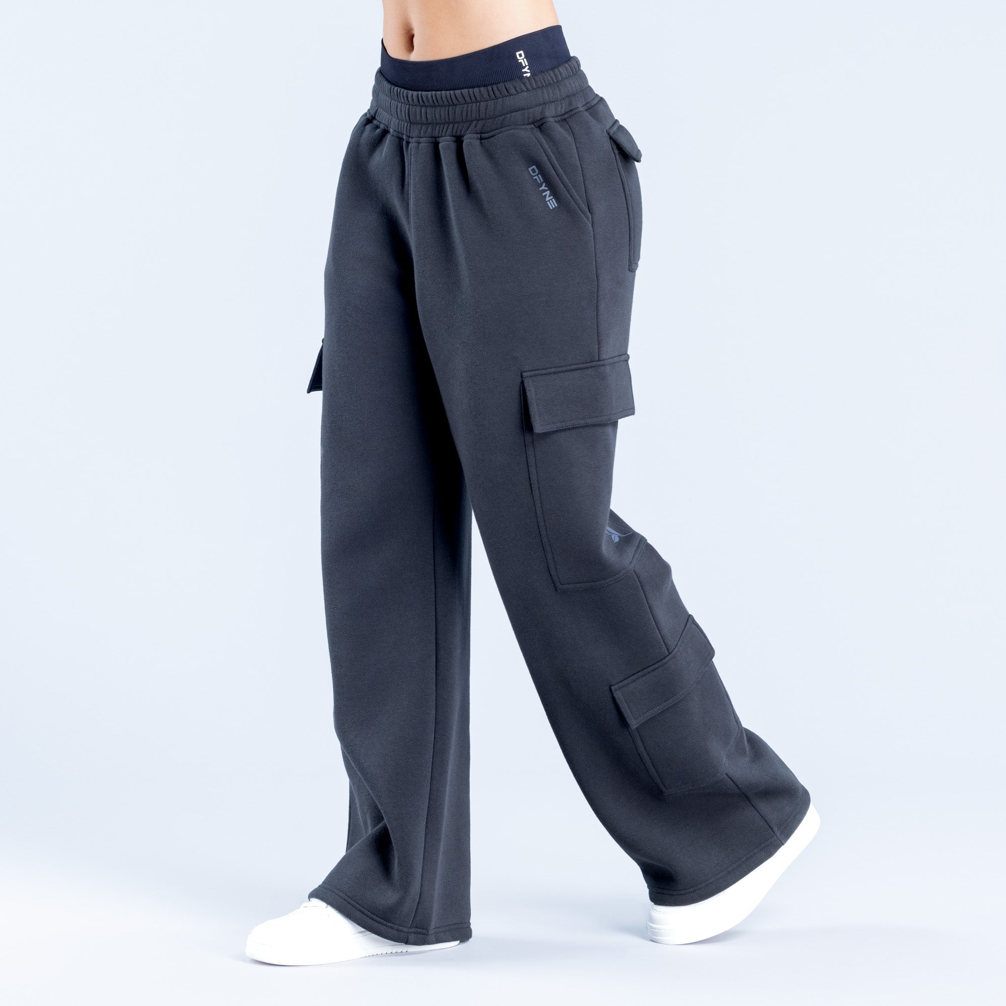 DFYNE Lanyi Edit Wide Leg Cargo Joggebukse Dame Svarte | 43827-OZDU