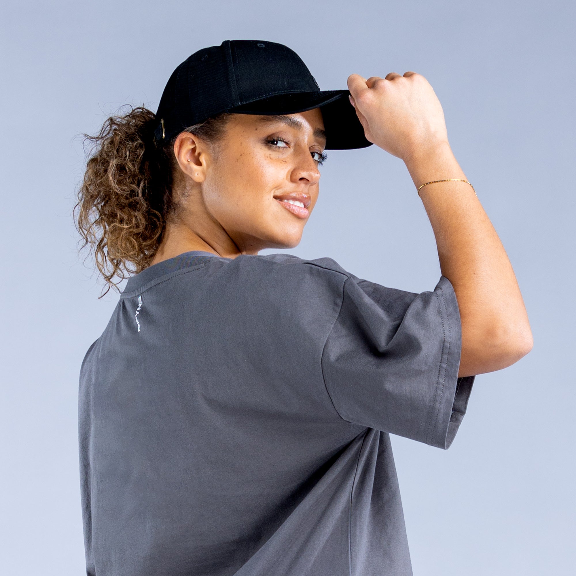 DFYNE Signature Cap Dame Svarte | 74280-RELV