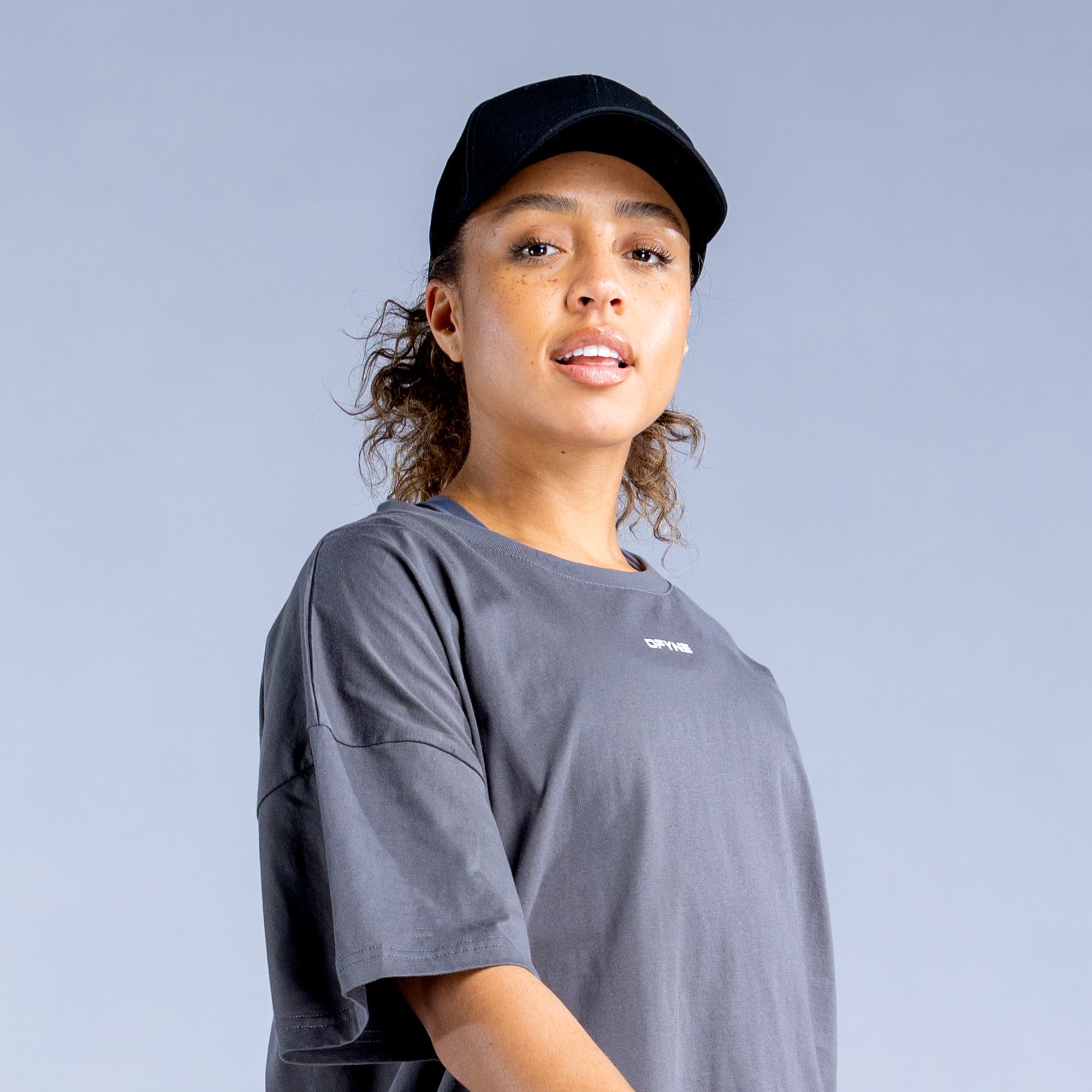 DFYNE Signature Cap Dame Svarte | 74280-RELV